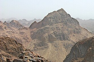 Gunung Sinai — tempat TUHAN bertemu dengan umat-Nya setelah penyeberangan laut